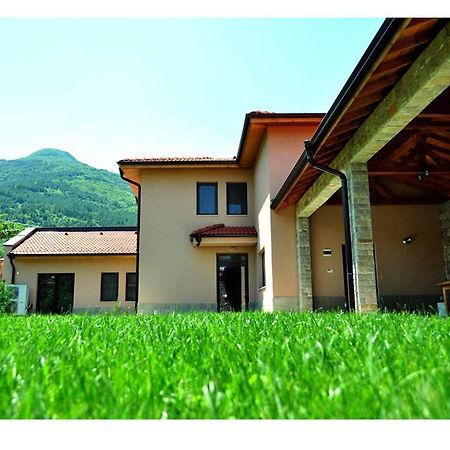 Yustina Villas Guest House Kültér fotó
