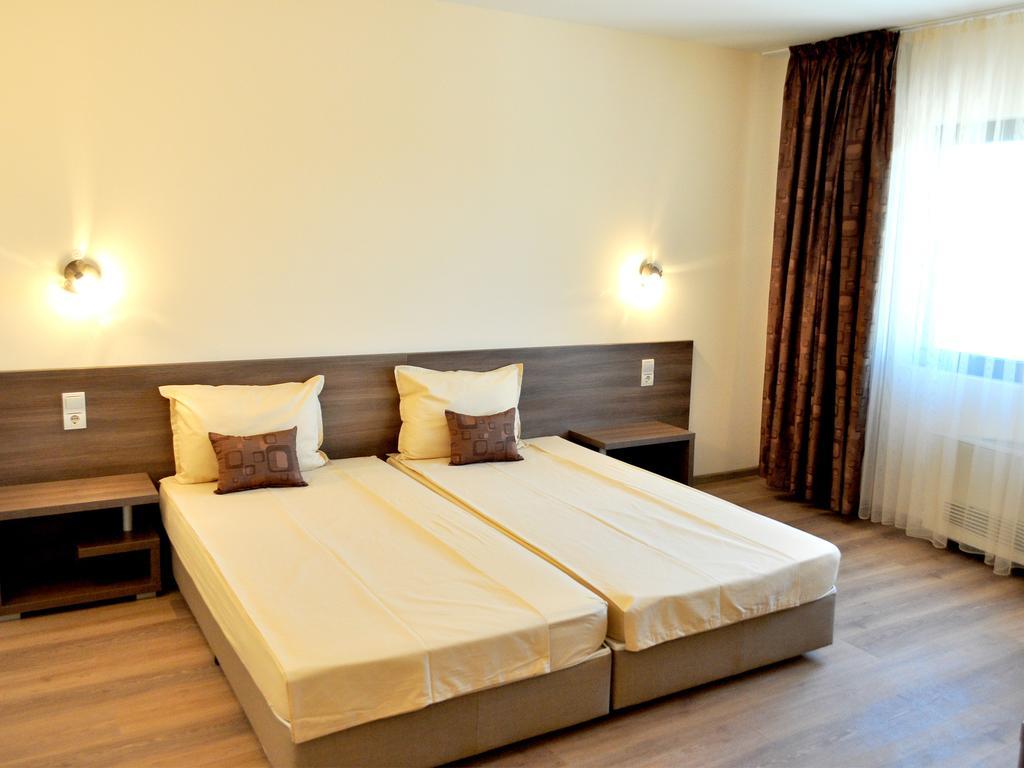 Yustina Villas Guest House Szoba fotó